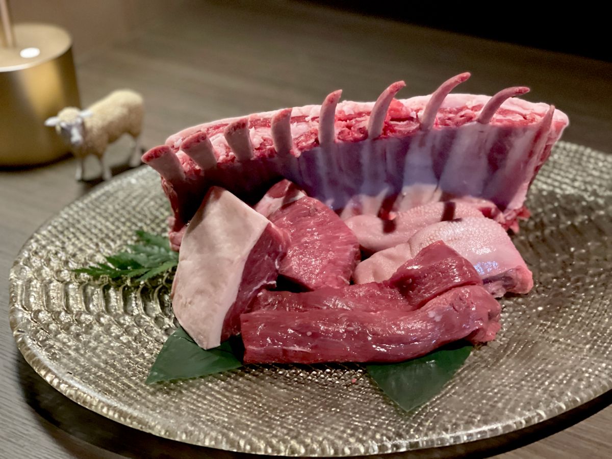 ラム肉10種類の部位と10種類以上の野菜が織りなすプライムコース 全10品 6380円