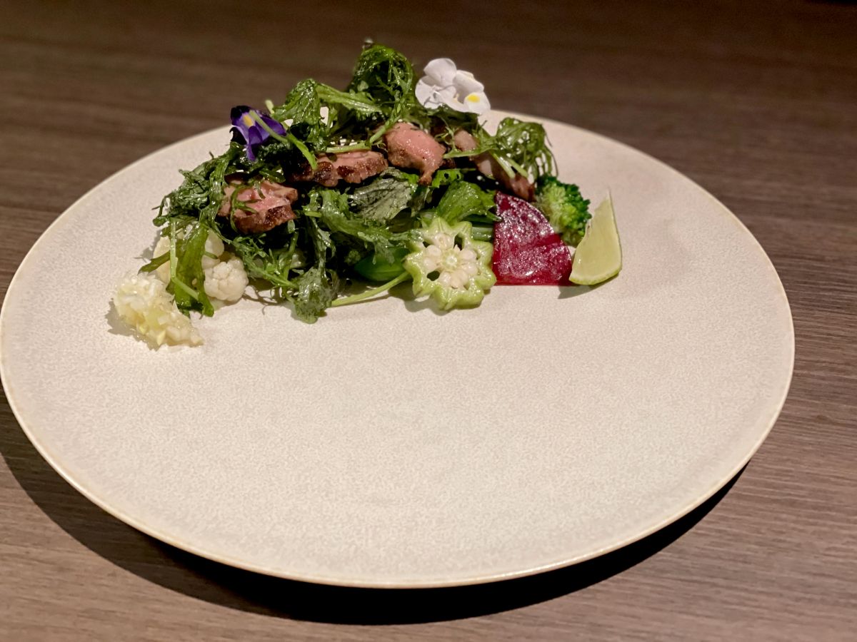 ラムタングリルのサラダ