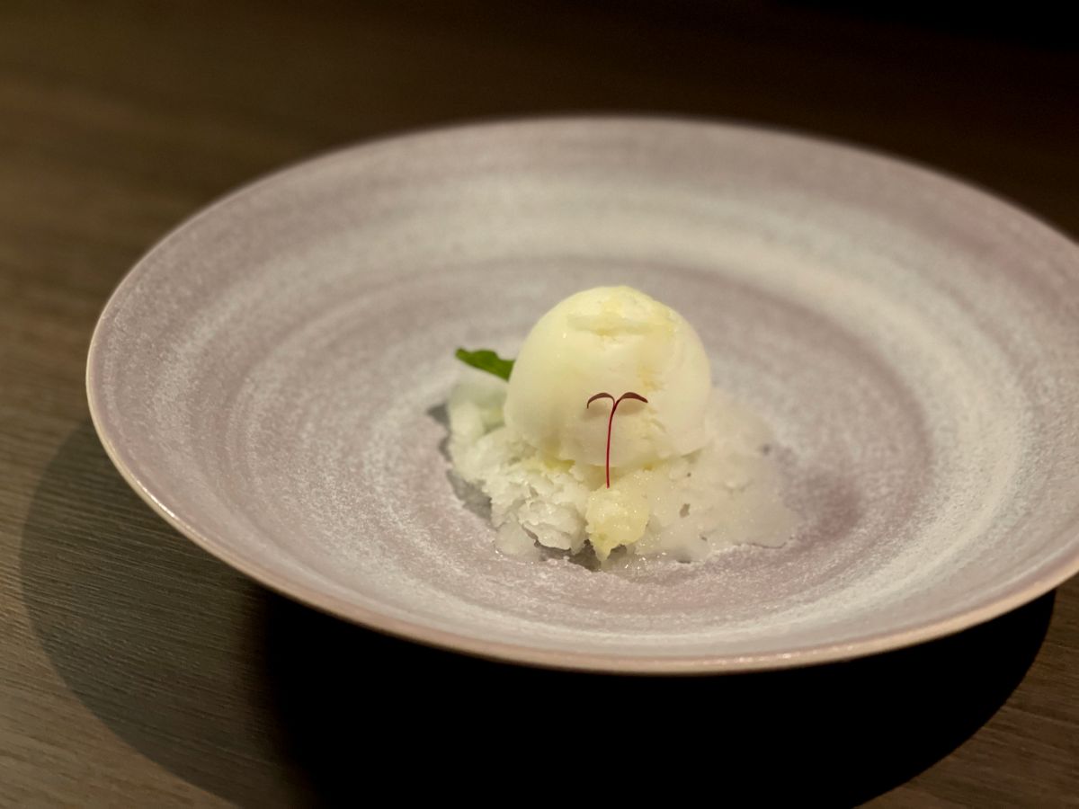 ペコリーノのアイスクリームとレモンのソルベ