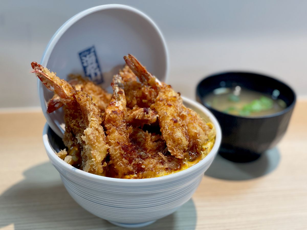 海老かつ丼 1200円（味噌汁つき）、卵追加 100円
