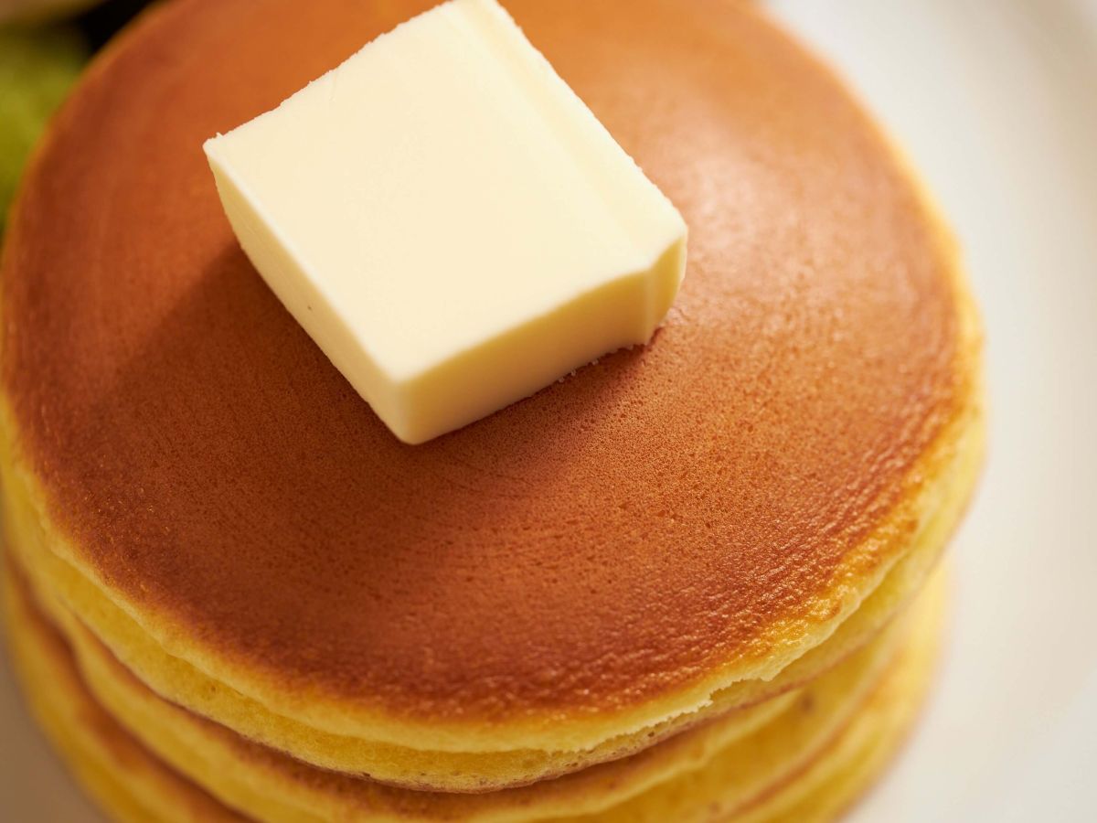 少し黄色味がかった網目状の生地も特徴のひとつです