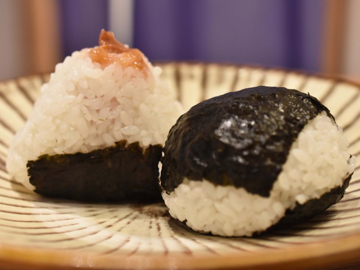 （左から）南高梅 200円、豚の生姜焼 300円