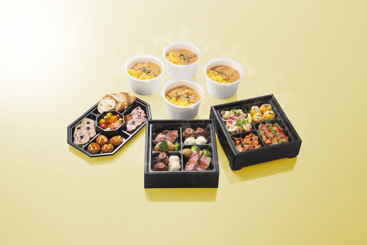 DoppiettaAOYAMA(ドッピエッタ青山) ShinQs 初 加熱式ビーフストロガノフ&XmasBOX/10,800 円