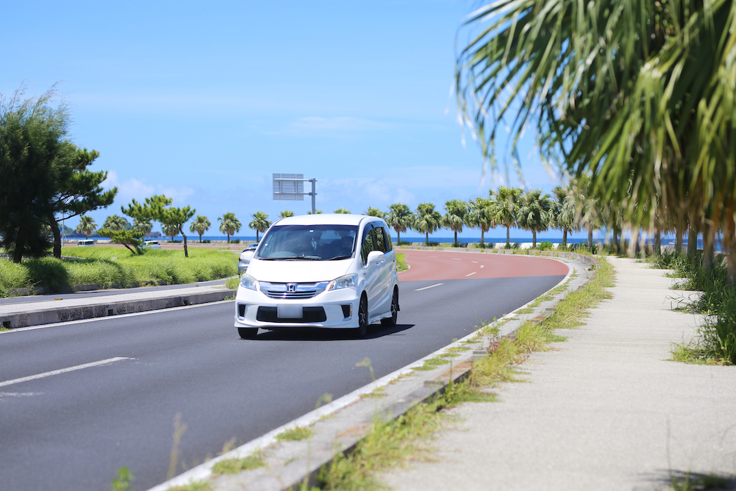 「おんなの駅」に続く道路はこんな美しさ！ 