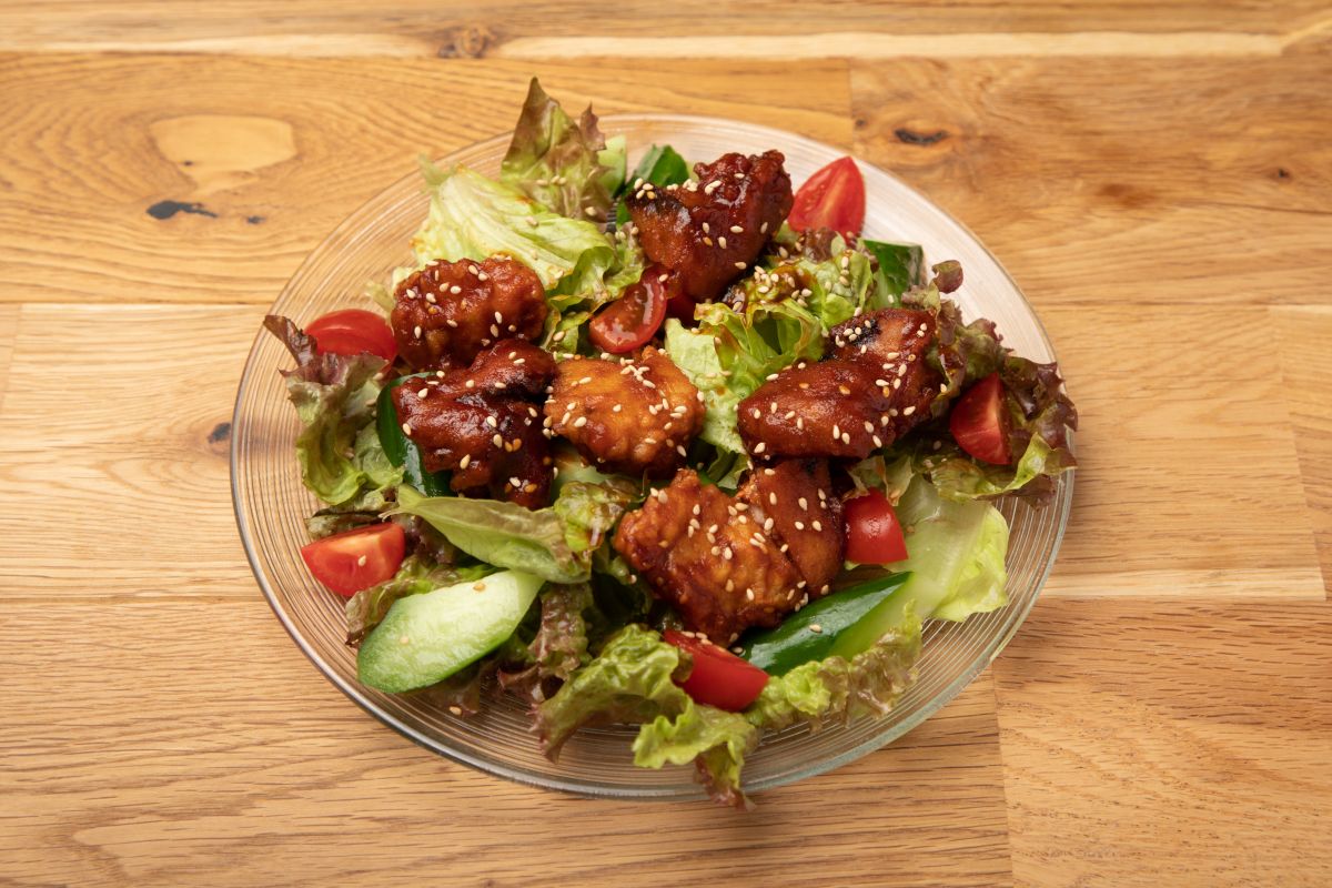 ヤンニョムカツオサラダ