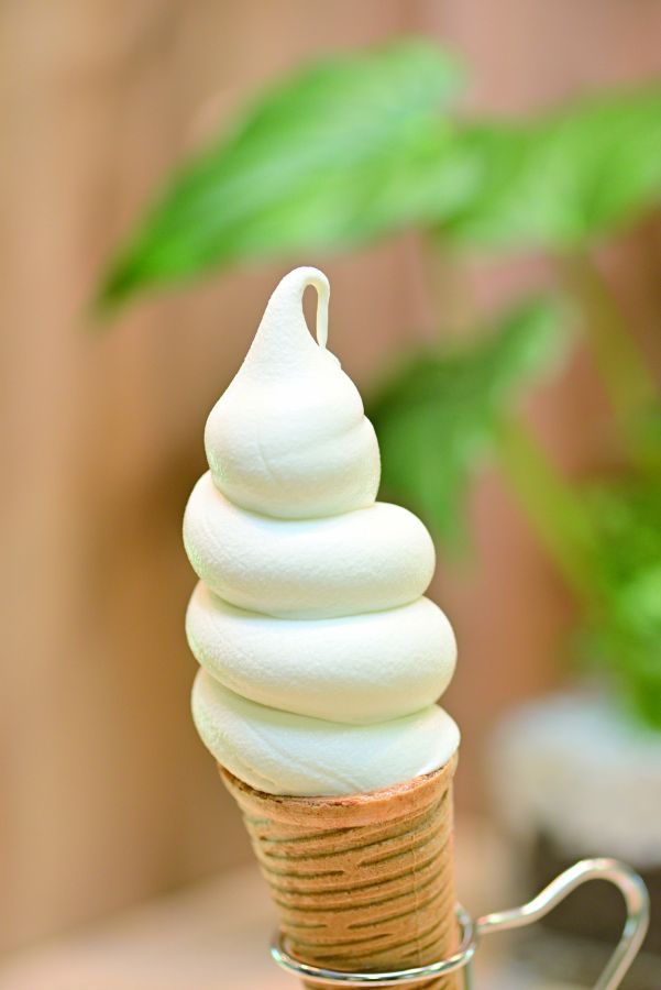 「牧場直送ソフトクリーム」380円