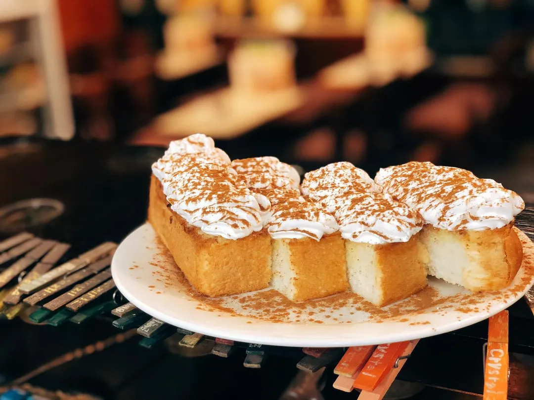 シナモントーストセット（コーヒー・紅茶付）900円　単品 600円