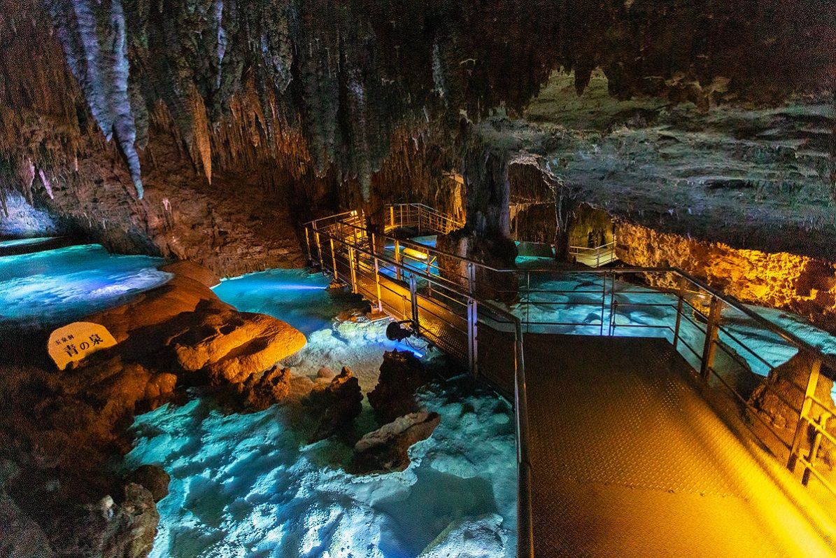 沖縄の魅力が集結したテーマパーク「おきなわワールド」を徹底紹介！エイサーショーや鍾乳洞・玉泉洞、ハブ博物公園など楽しみ満載！