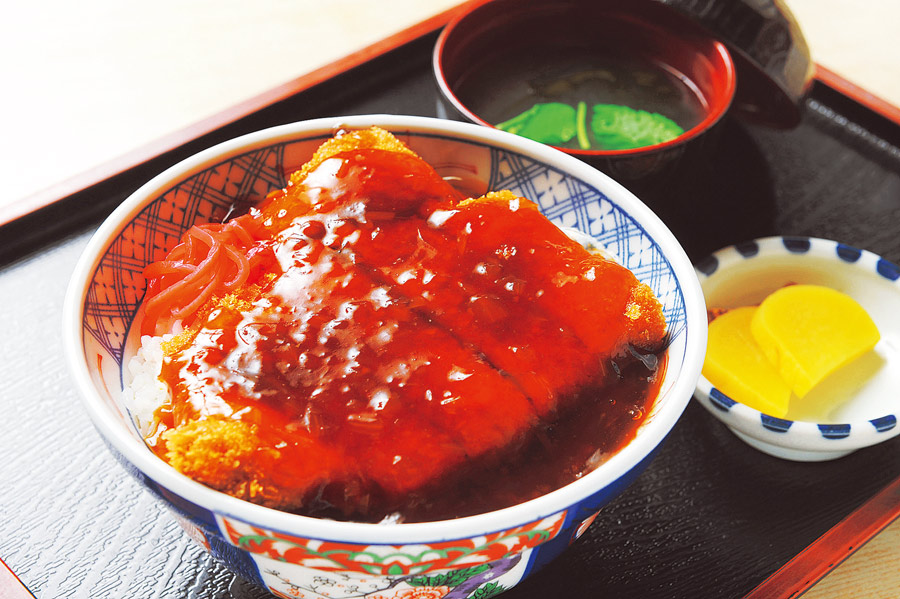 しょうゆかつ丼(900円)