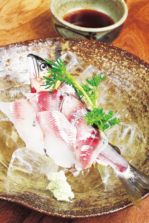 鮎刺身(1700円～ 時価)
