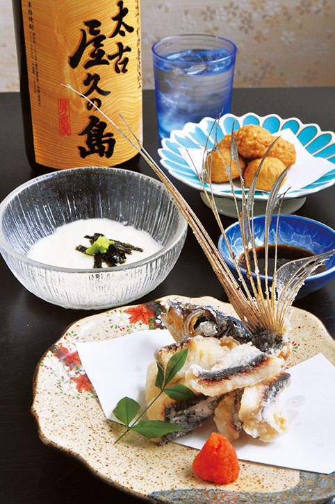 トビウオなどの島の名物を堪能