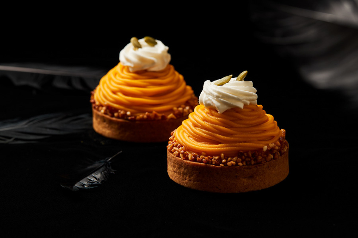 「“ジャック・オー・ランタン”のパンプキンタルト」740円（テイクアウト）