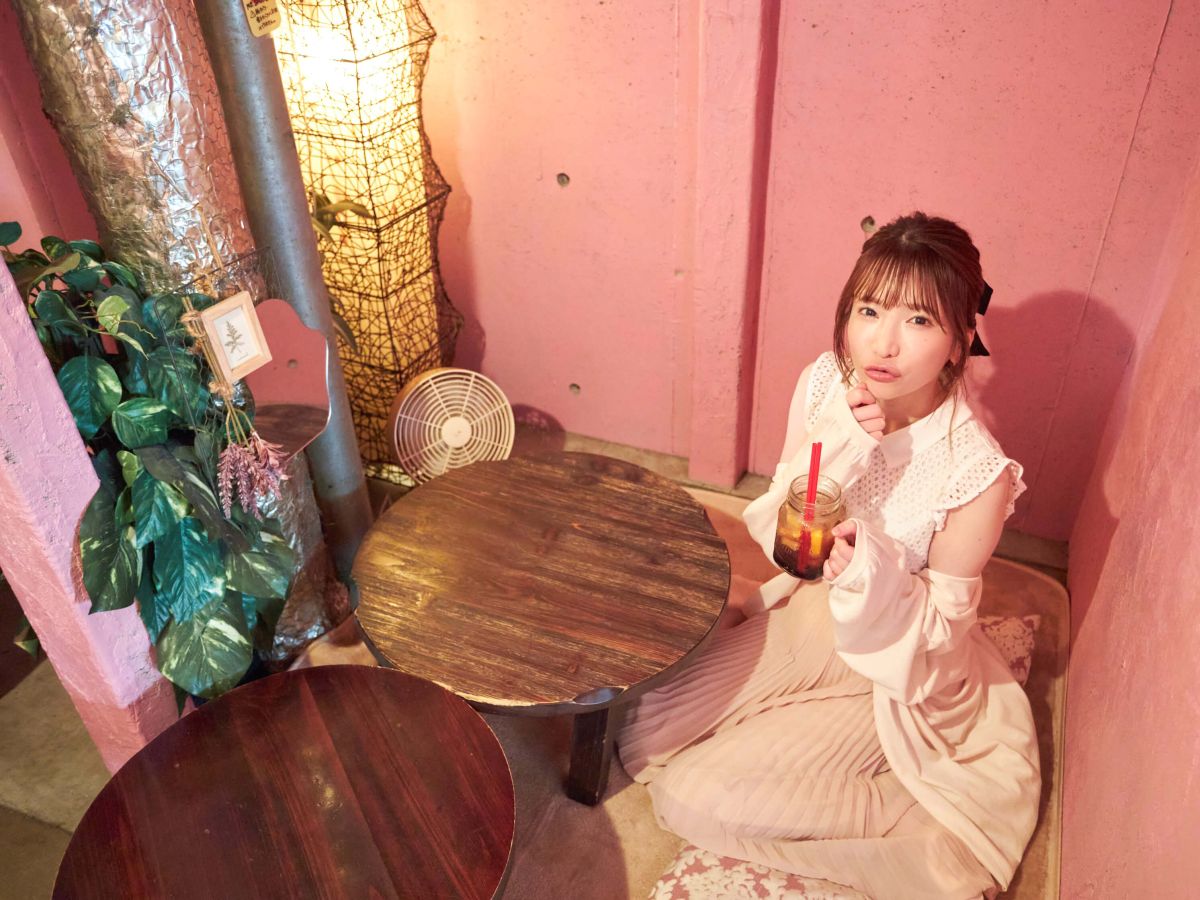 ピンク色に包まれたキュートな和テイストの個室もあります