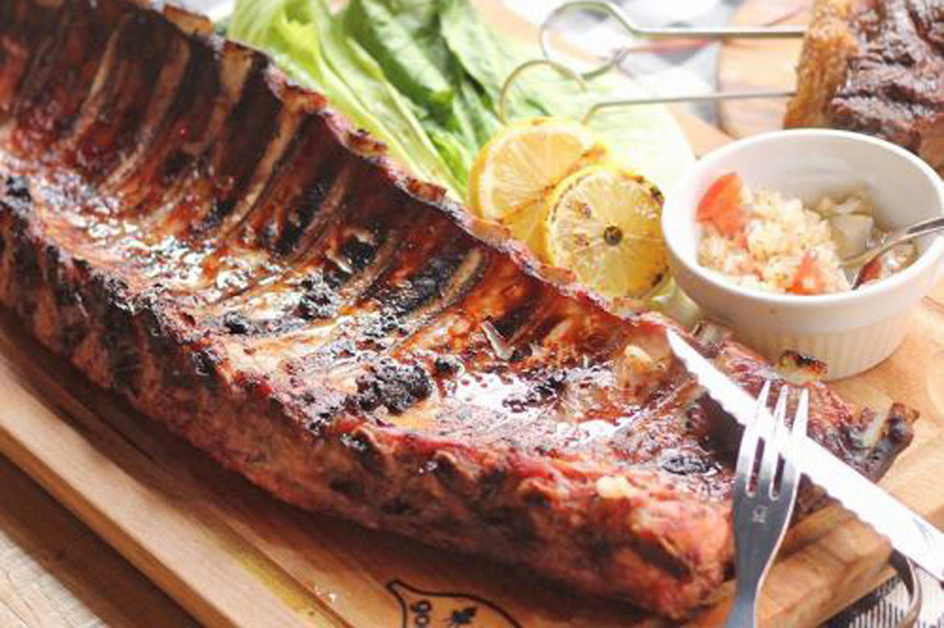 「バックリブのBBQロースト（ハーフ）」1408円　※画像はイメージです。