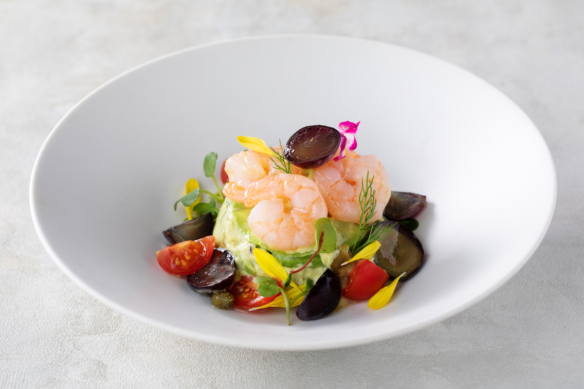 海老とアボカドと巨峰のタルタル仕立て 930円(1023円)