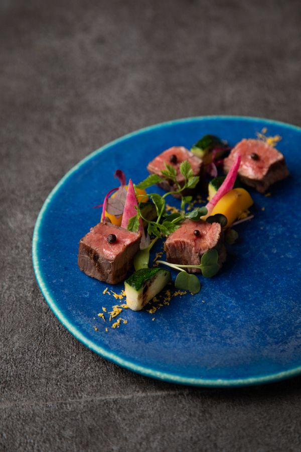 厳選牛のおつまみステーキ 880円(968円)