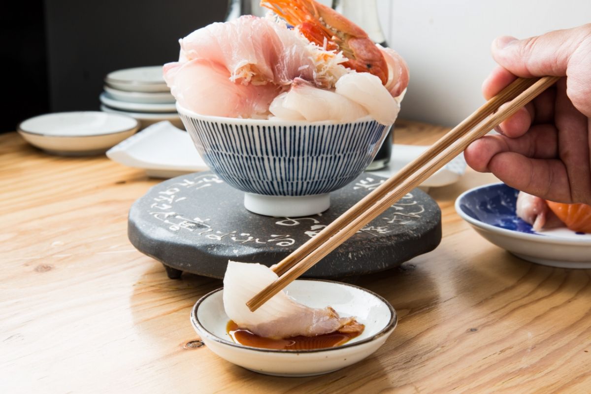 シハチ ヒラメは昆布醤油で