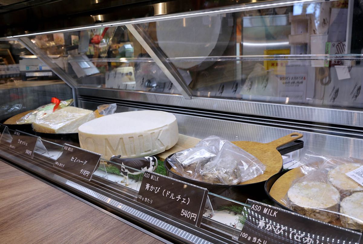 ウォッシュ540円、セミハード918円、青カビ540円（各100gあたり）