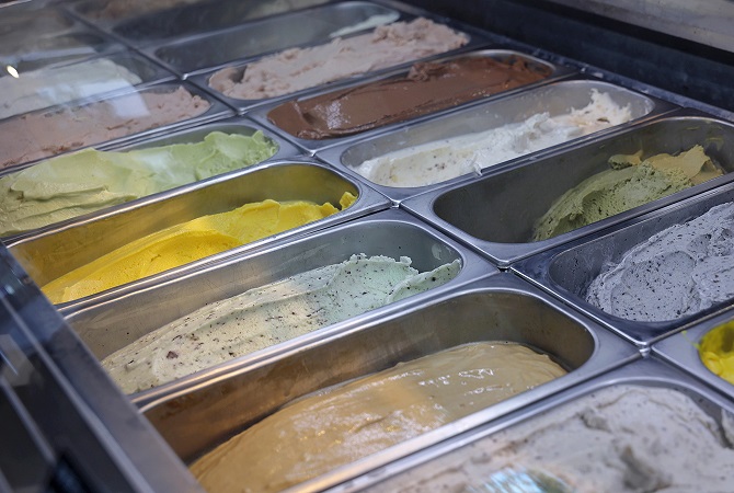 ジェラートはシングル400円、ダブル450円