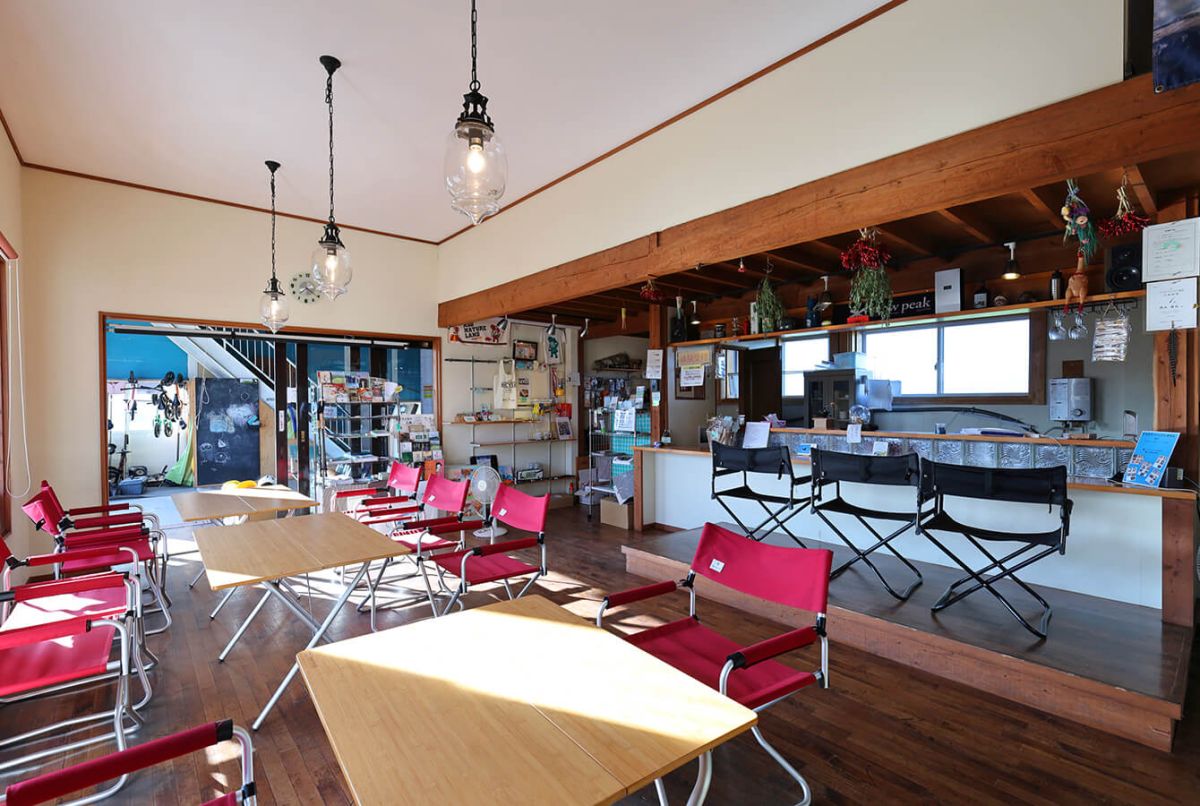 「阿蘇ネイチャーランド」の受付施設。当日受付の体験メニューはこちらで