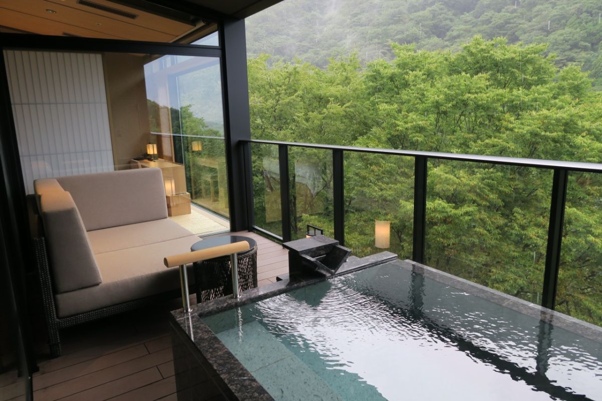 ラグジュアリーC type 緋（宙）