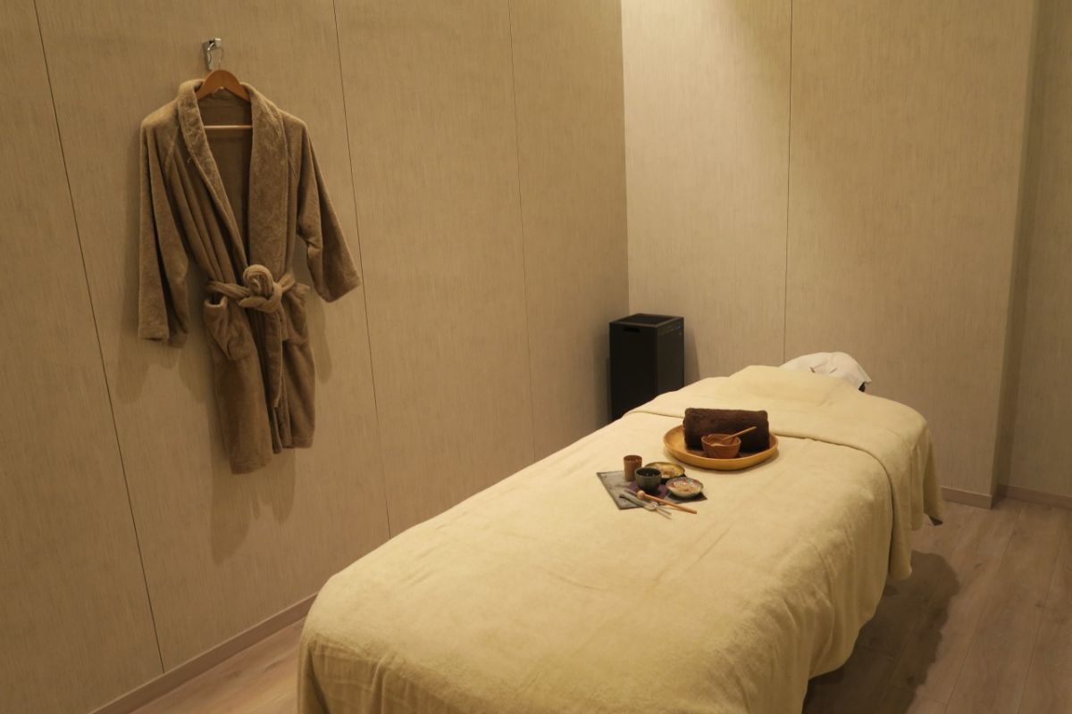 まほろみトリートメント（ボディ）60分1万6000円ほか（予約制）