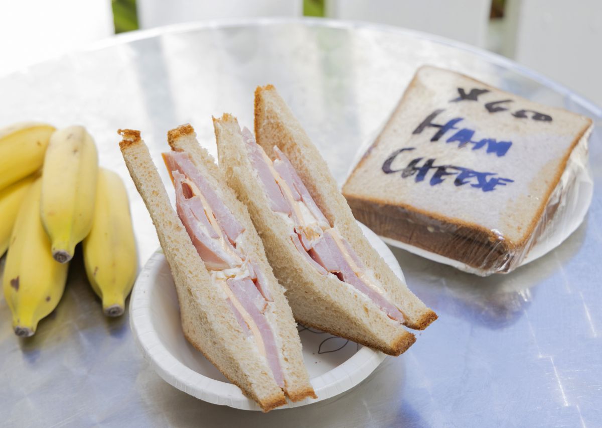 「ハムとチーズのサンドイッチ」$6.50
