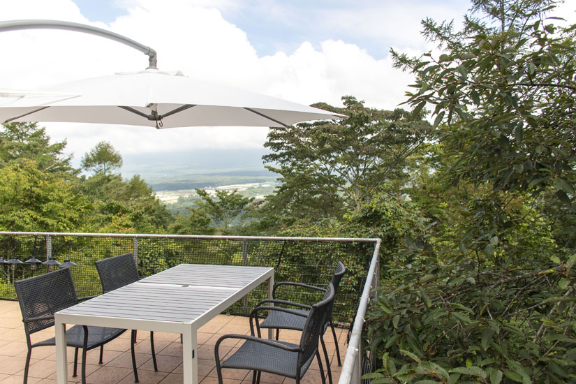 眼下には軽井沢の街並みが広がります