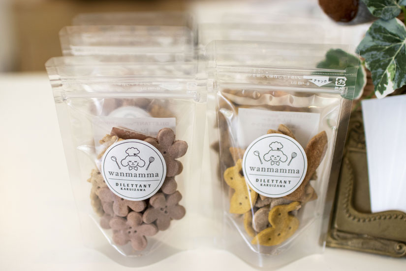 有機国産小麦粉と全粒粉を使ったワンちゃん用クッキーも用意