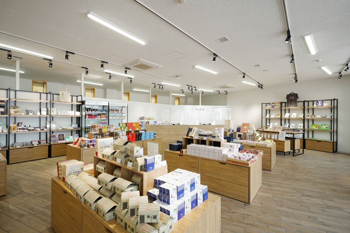 ショップニエプイ内観