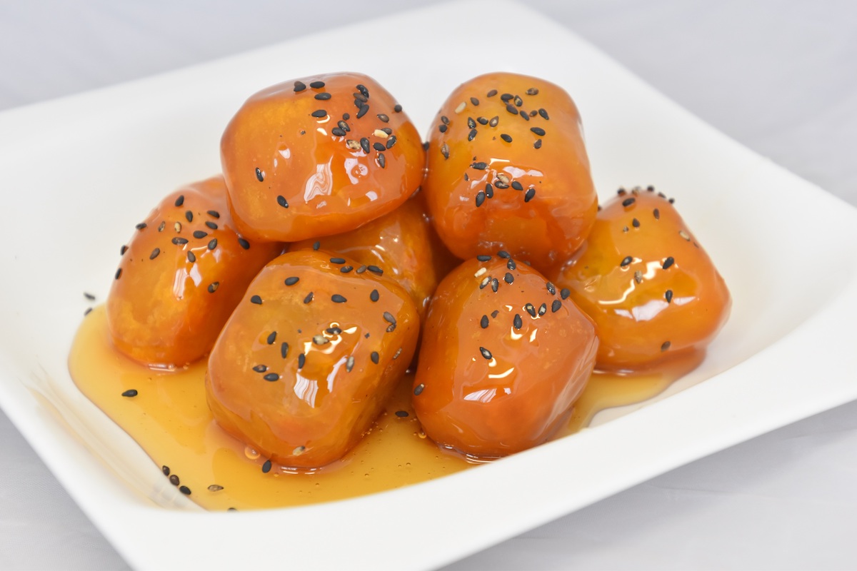 「大学芋」300ｇ 1050円〜、500g 1750円〜、食べ比べ2種 250ｇずつ 1800円