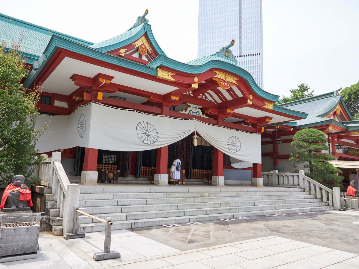 社殿は東京大空襲で一度全焼。昭和33年（1958）に再建されました