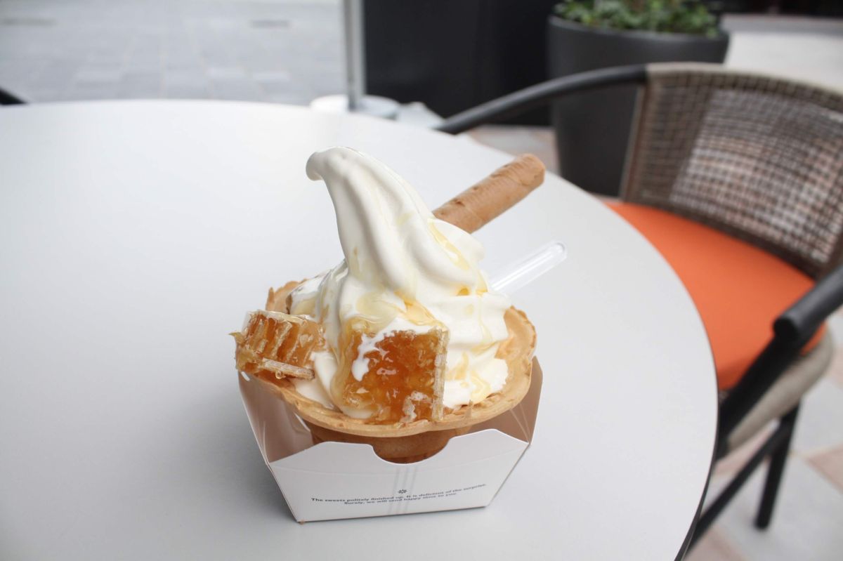 「花園蜂蜜ソフトクリーム」800円(数量限定)