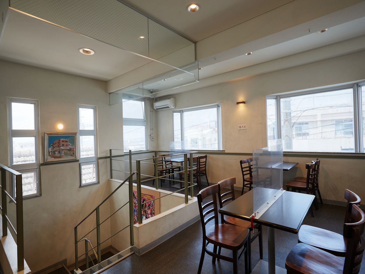 2階でイートインも可能