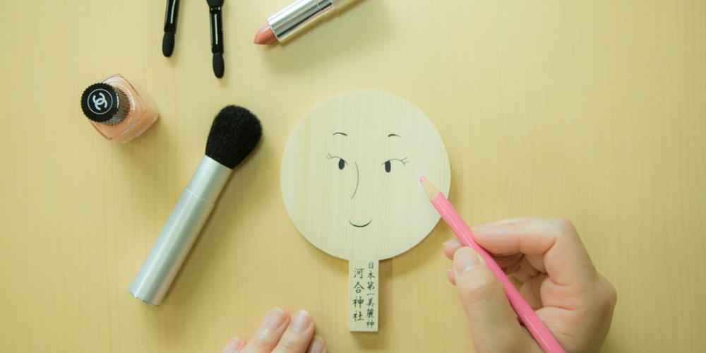 キレイになりたい!河合神社の鏡絵馬にお化粧して美顔祈願<京都パワースポット②>