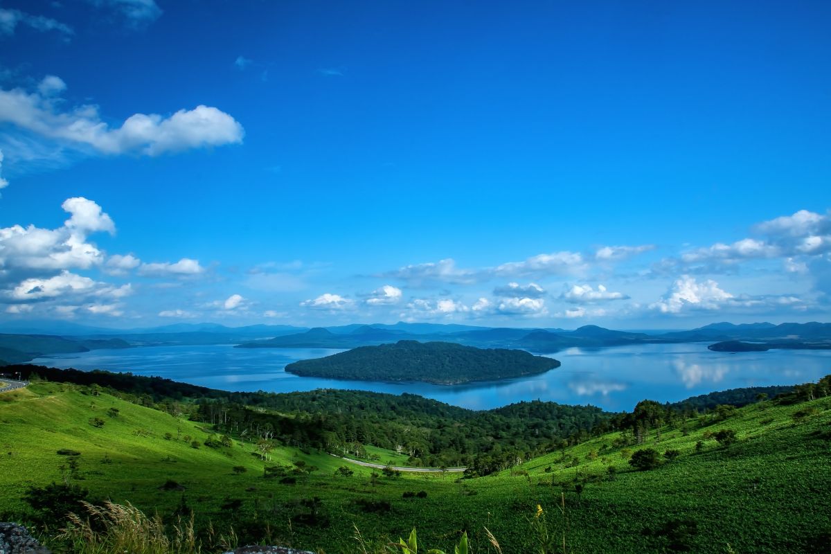 美幌峠（びほろとうげ）展望台から眺めた屈斜路湖