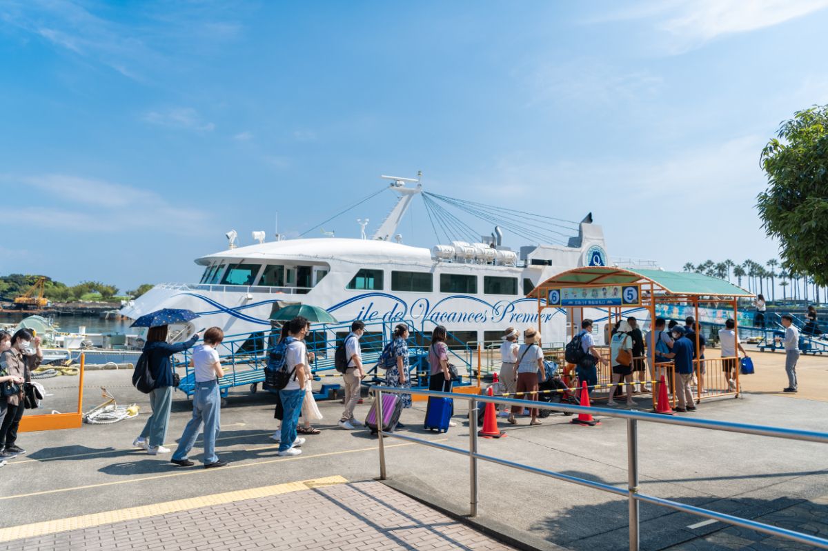 こちらのイルドバカンス号に乗船します