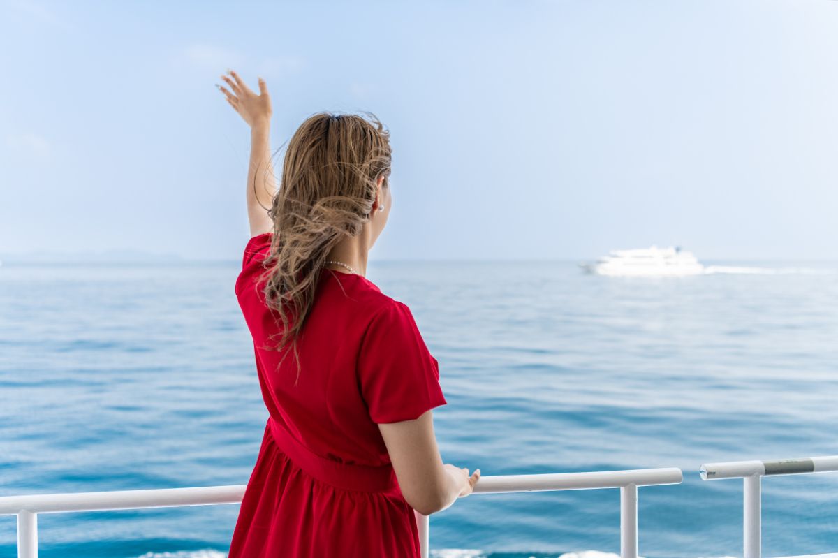 遠くに別の船が見えました