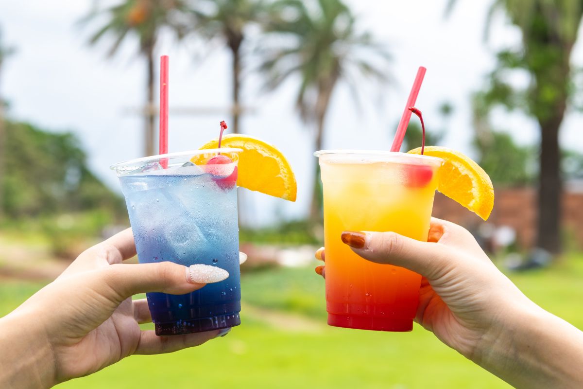 トロピカルなカクテルはアルコールのものもある