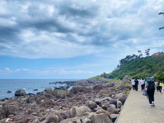 島の雰囲気を楽しみながらさんぽ