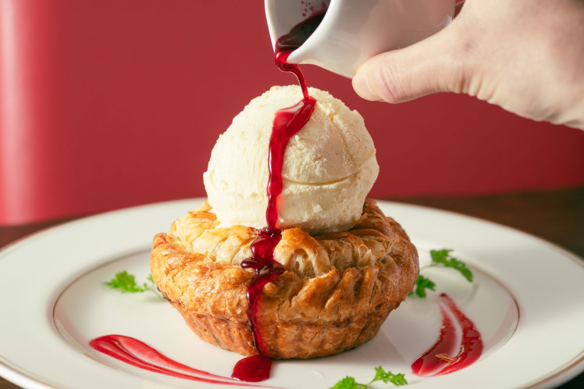 「焼きたてアップルパイ」1200円