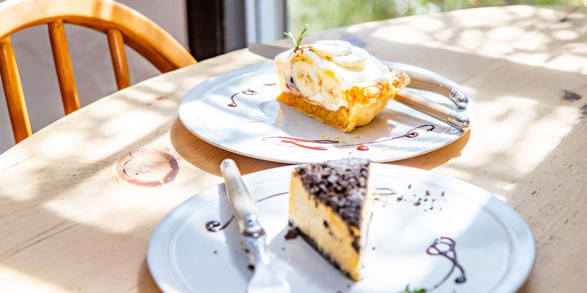 【山梨・河口湖】湖畔ドライブで訪れたい！隠れ家カフェ「cafe troisième marché」で旬のフルーツたっぷりの手作りケーキを