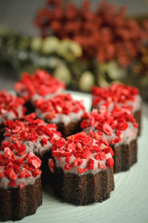 イチゴとアイリッシュウィスキーの半熟カヌレ