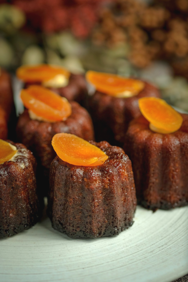 ピスタチオとアプリコットの半熟カヌレ