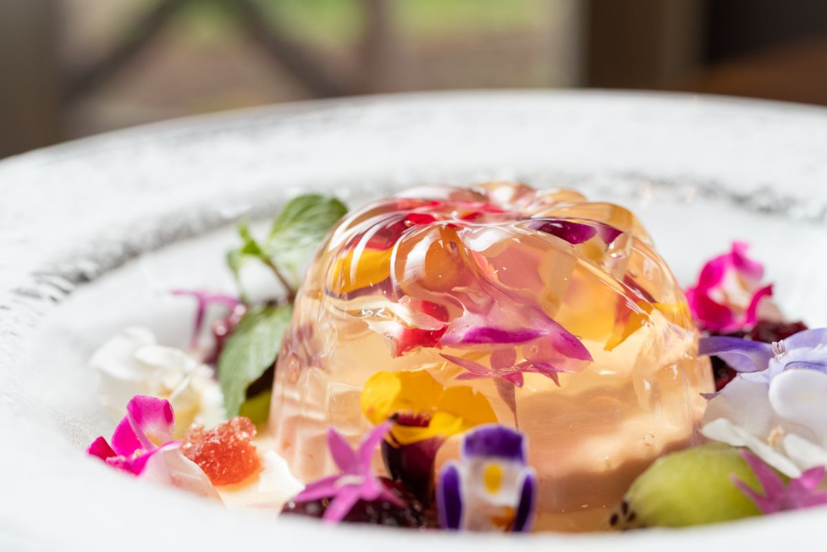 「エディブルフラワームースゼリー」900円