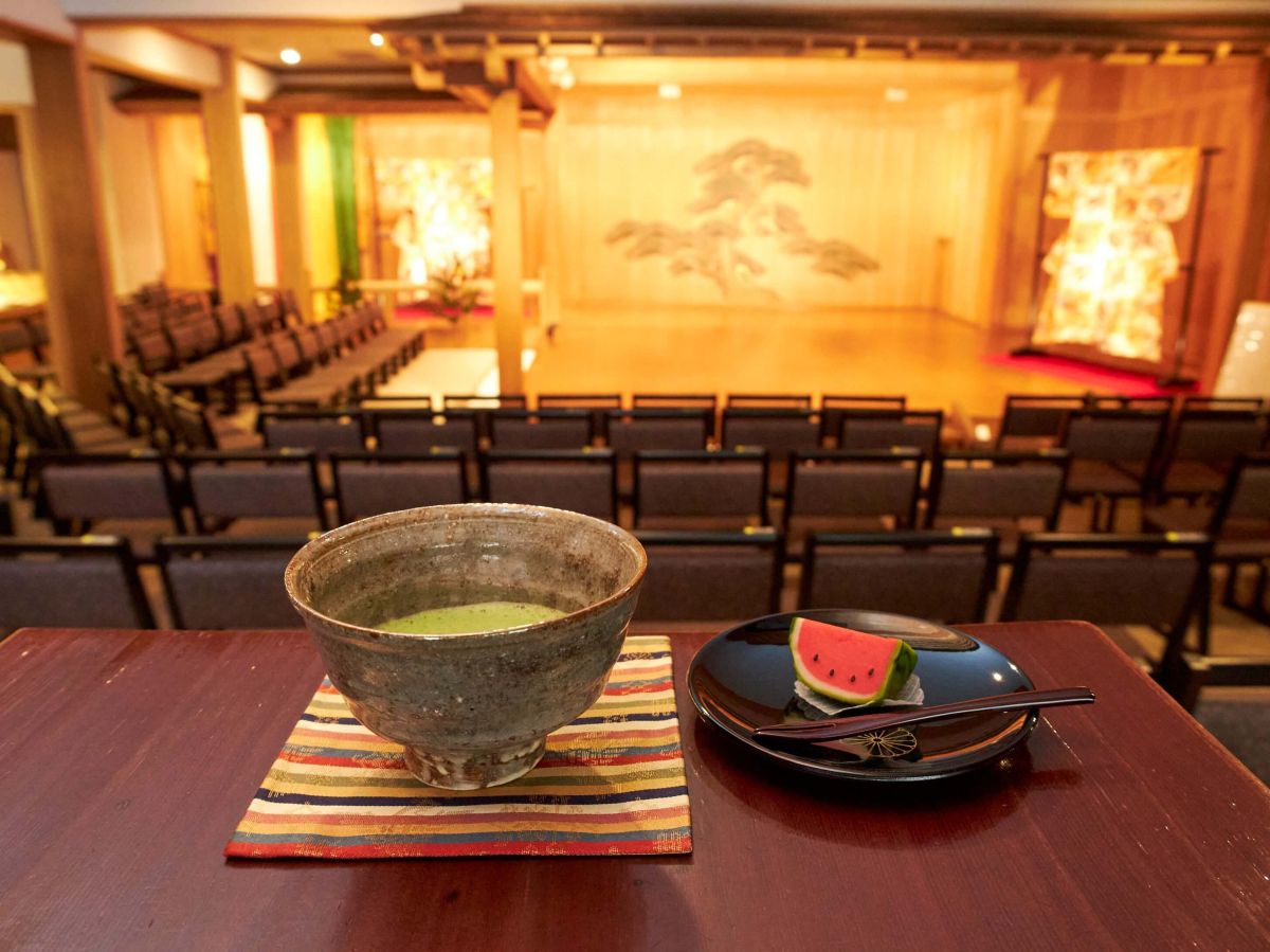 「お抹茶（季節のお菓子付き）」 1200円