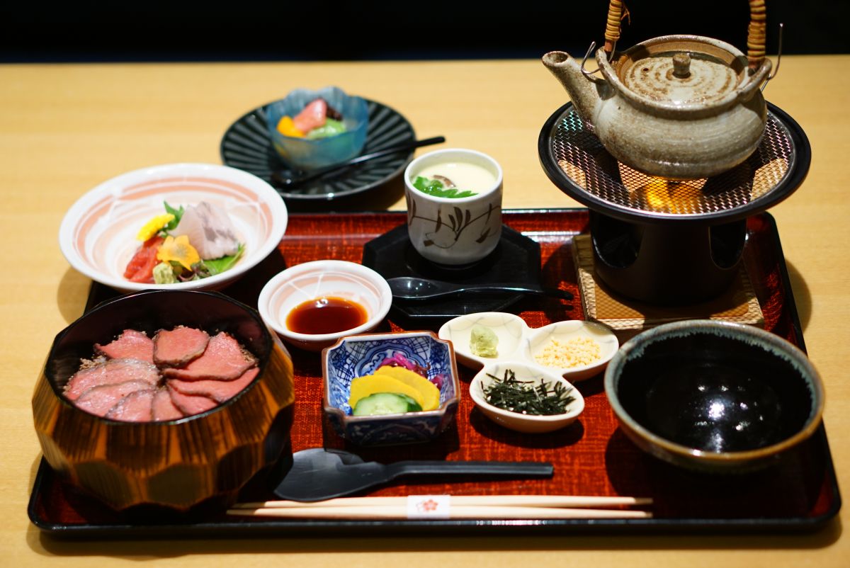 「牛ひつまぶし膳」3960円