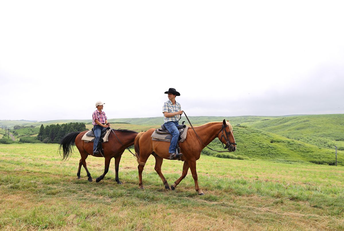 阿蘇に広がる大草原を満喫するなら“ホーストレッキング”がおすすめ! 「エル・パティオ牧場」で爽快な乗馬体験を