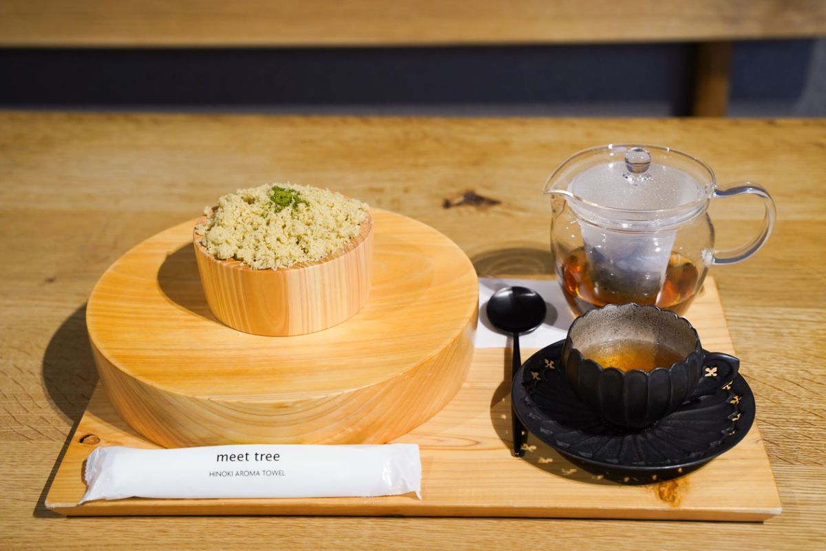 テイクアウト専用モンブランのモチーフとなった、meet tree 中津川プレミアムモンブラン（ドリンク付き）1900円