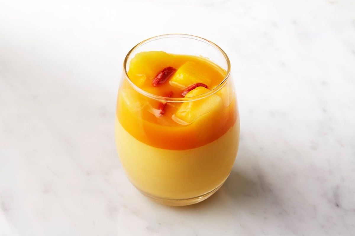 「ケーキセット（好みのケーキとコーヒーまたは紅茶付）」1430円で選べる「マンゴープリン」